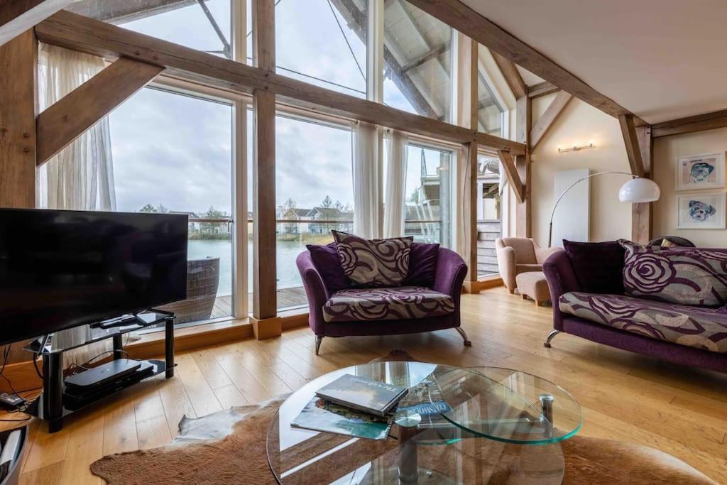 Otters Holt Somerford Keynes Exterior foto