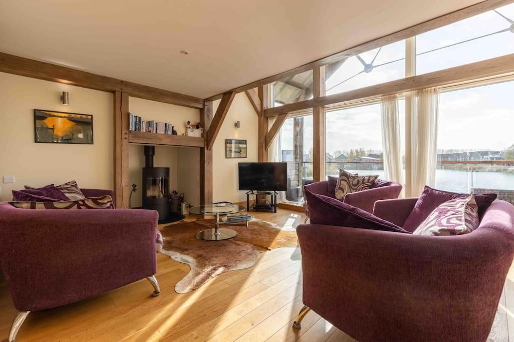 Otters Holt Somerford Keynes Exterior foto