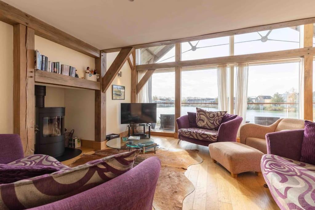 Otters Holt Somerford Keynes Exterior foto
