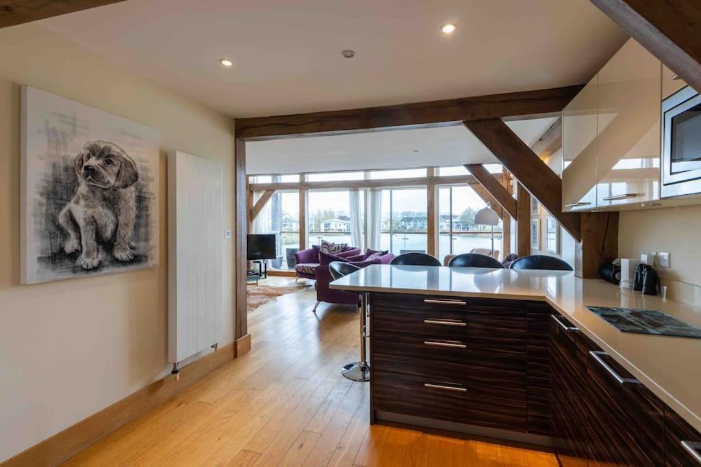 Otters Holt Somerford Keynes Exterior foto